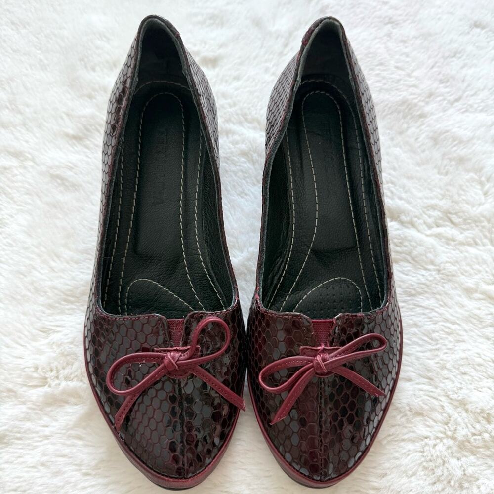 Women patent leather shoes size 38